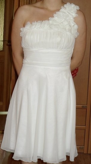 Suknelė balta