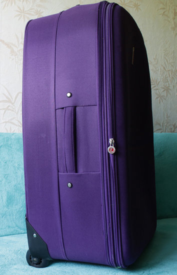 didelis violetinis lagaminas 48X27X74
