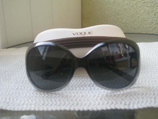 80 LT Vogue akiniai nuo saulės 