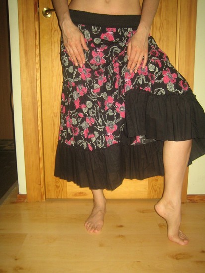 Ilgas gėlėtas sijonas 