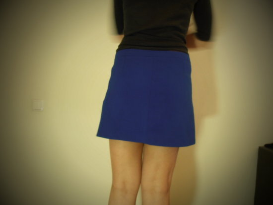 mėlynas sijonas