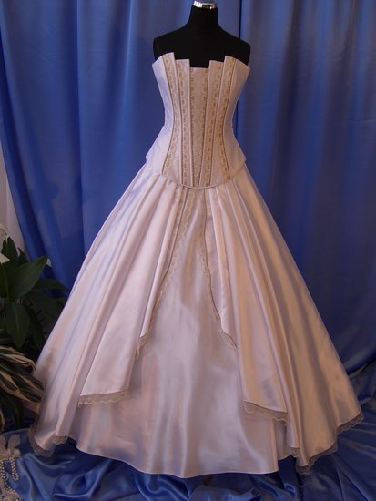 Vestuvine suknele nr 513
