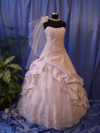 Vestuvine suknele nr.527