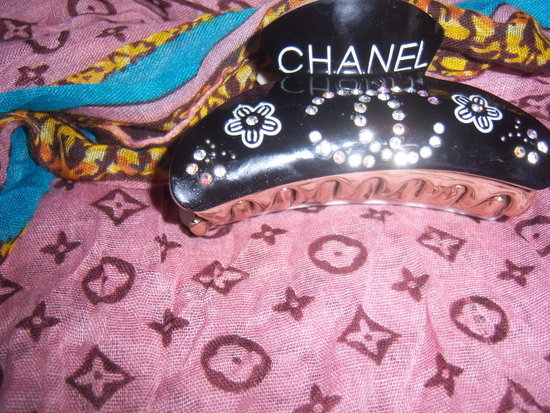Juoduke Chanel