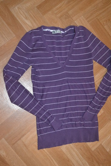 Violetinis dryžuotas megztinis