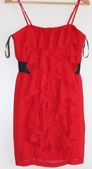 Raudona nauja puosni suknele