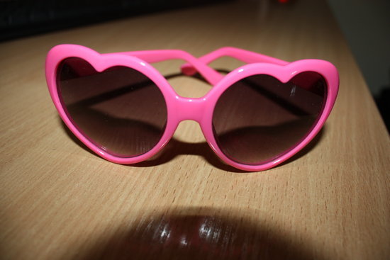 LINDEX rožiniai, širdies formos akiniai