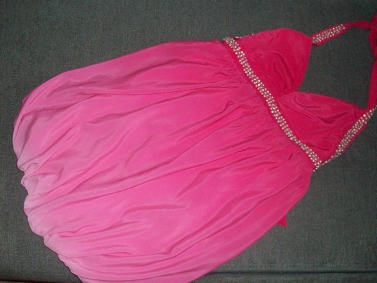 Nuostabi rozine suknele