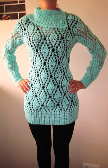 Ilgas nertas megztinis