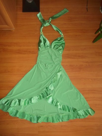 Žalia proginė suknelė