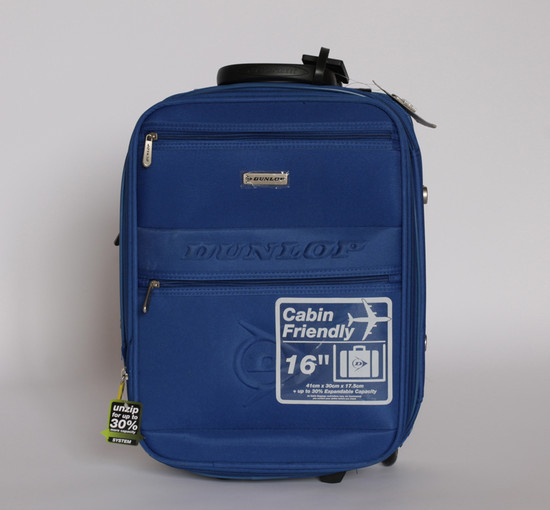 mėlynas lagaminas tinkantis rankiniam bagažui