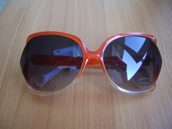 Nauji dideli oranžiniai akiniai nuo saulės