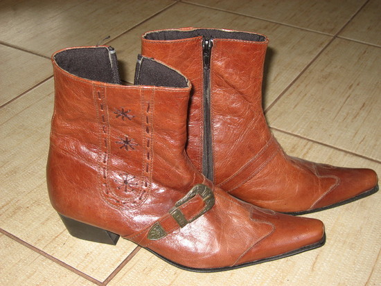 kaubojiško stiliaus odiniai batai