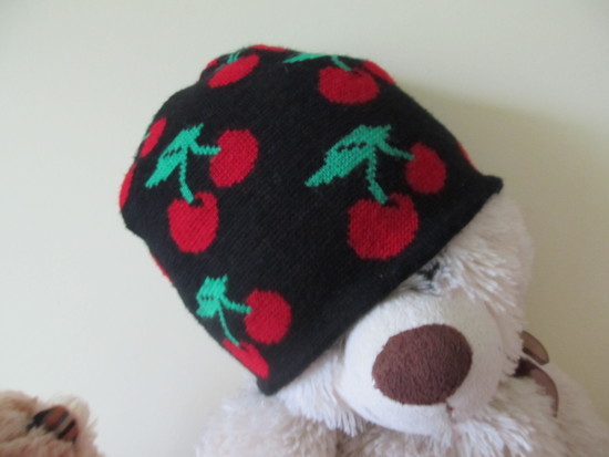 Kepurė su vyšniomis