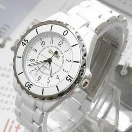 Chanel stiliaus laikrodis
