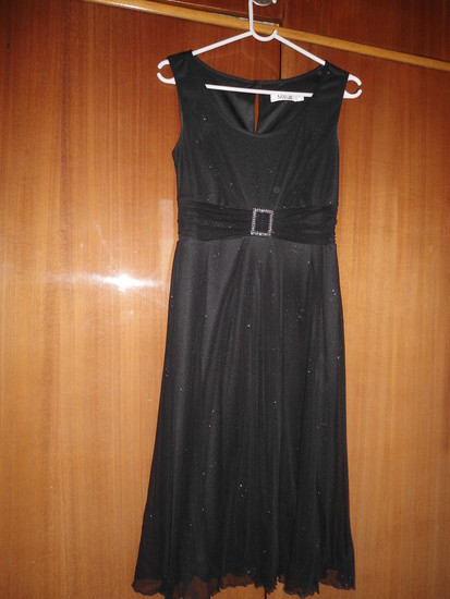 M&CO juoda blizganti suknelė
