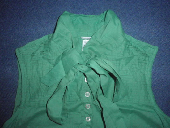 Šviesiai žali marškinukai
