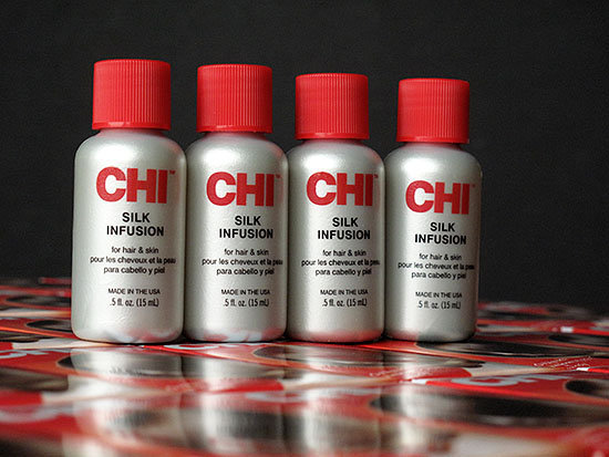 CHI Silk Infusion. Plaukus atstatanti priemonė.