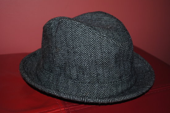 H&M skrybėlė