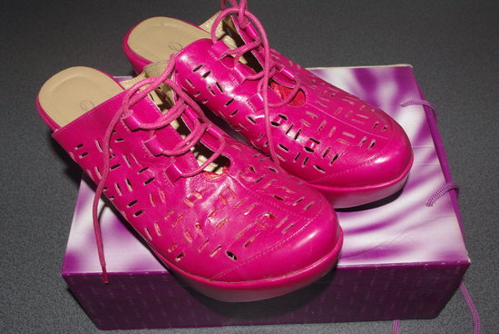 Beveik nauji rožiniai įspiriami batai