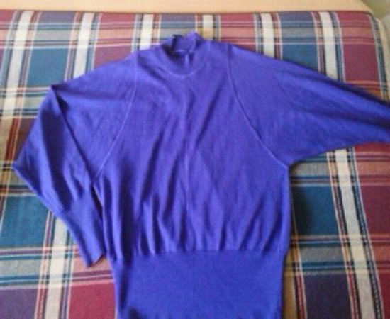 Moteriškas violetinis megztinis