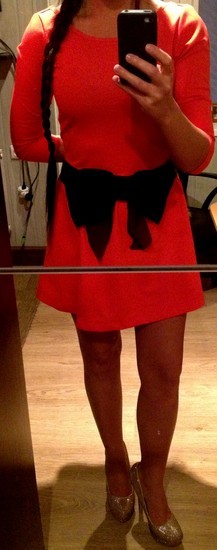 Raudona suknyte!