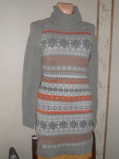 Aukstu kaklu,ilgas megztinis