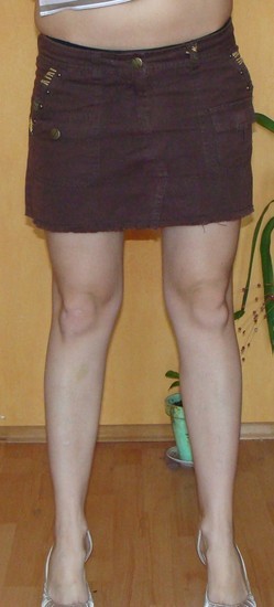 Moteriškas rudas sijonas