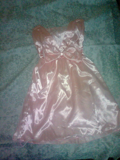 Persikine sviesiai ruzava suknele