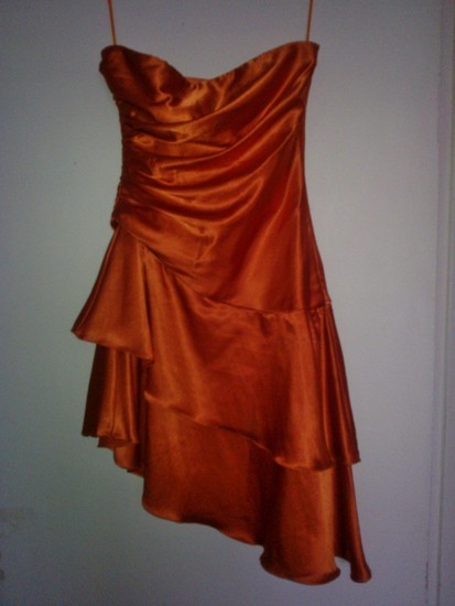 oranzine suknele
