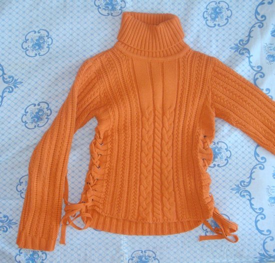 Oranžinis megztinis