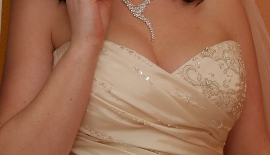 Vestuvinė suknelė dramblio kaulo spalvos 