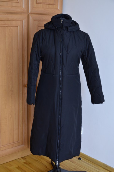 Ilgas juodas žieminis paltas
