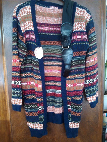 Ilgas moteriškas megztinis