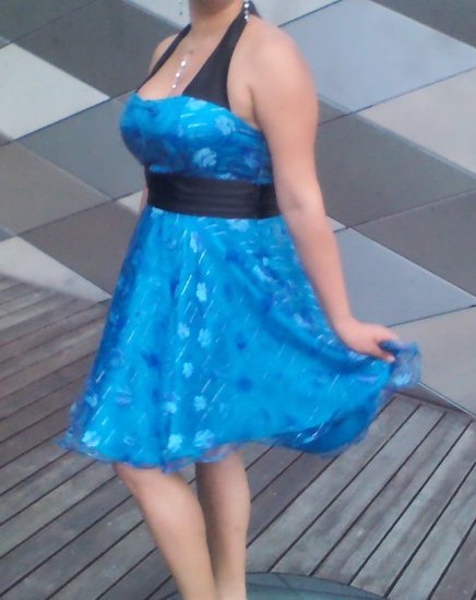 Mėlyna vakarinė suknelė 