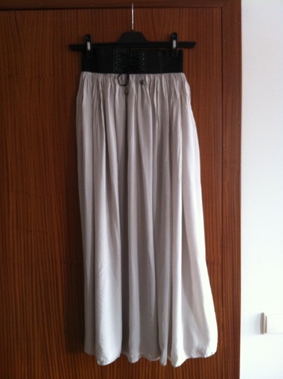 Gražus smėlinis ilgas sijonas 