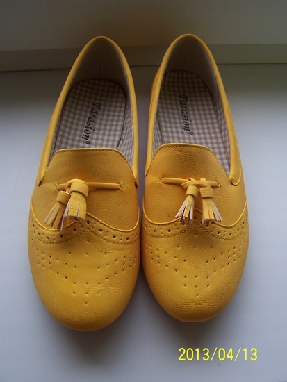 Geltoni batai