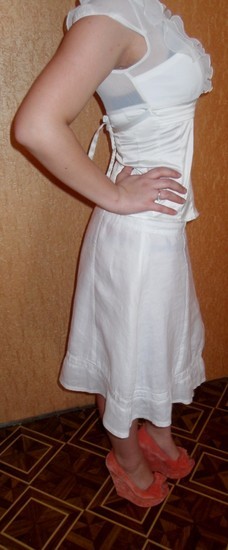 Lyninis baltas sijonas