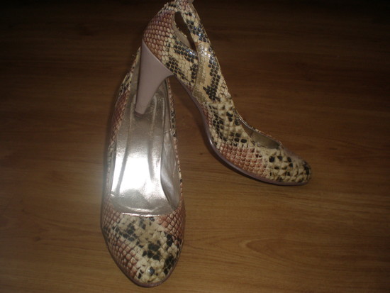Krokodiliniai batai