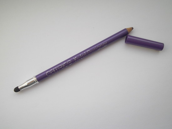Violetinis akių pieštukas Catrice su kempinėle 
