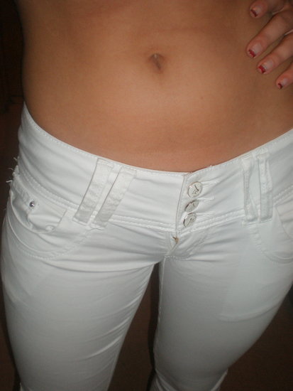 Baltos kelnės :)