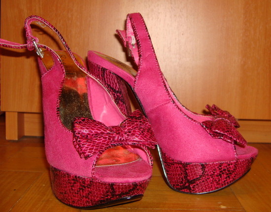 Rožiniai bateliai