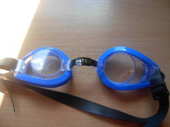plaukimo akiniai