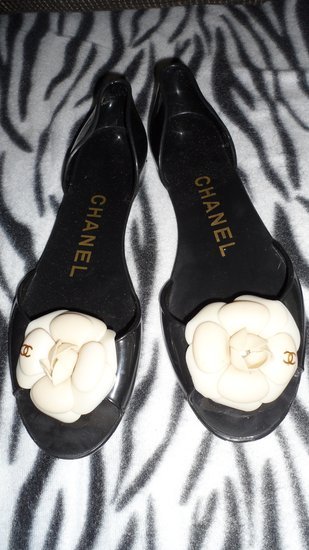Chanel bateliai 