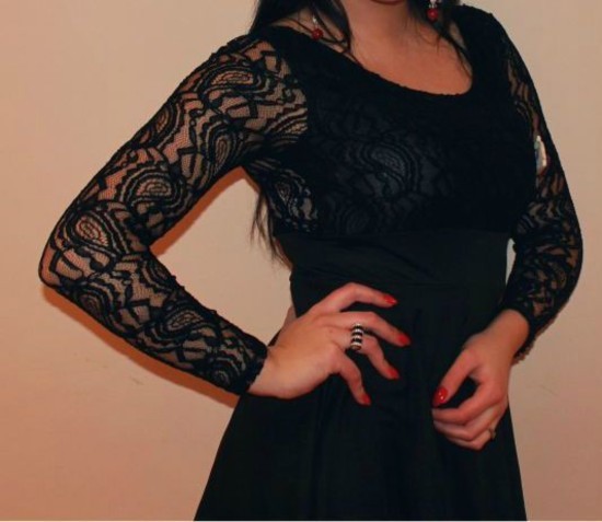 Puošni juoda Suknelė su gipiūru