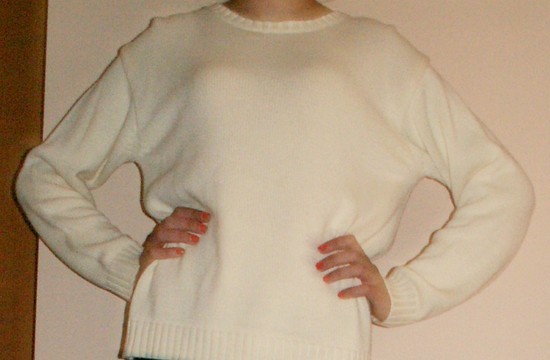 Baltas, laisvas megztinukas