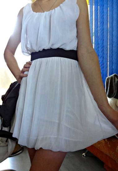 Trumpa balta nuostabi suknele!