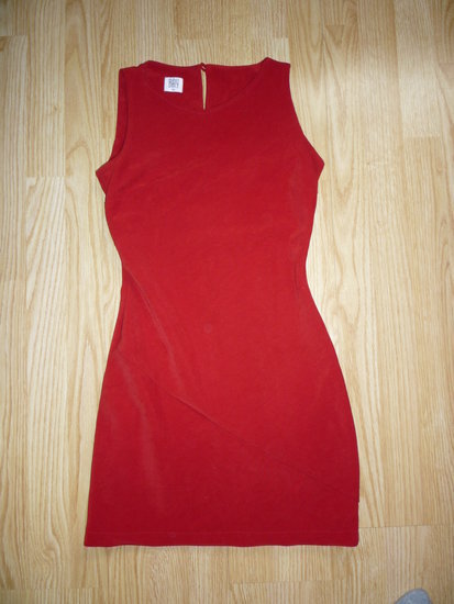 raudona klasikine suknele