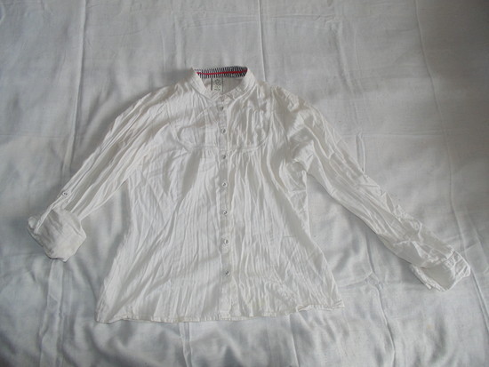 Balti medvilniniai marškiniai