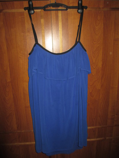 Žavinga mėlyna suknelė